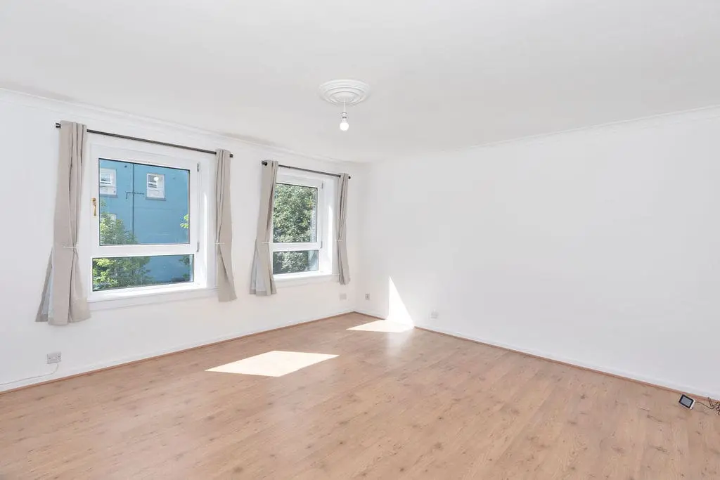 Flat Viewcraig Street in City of Edinburgh