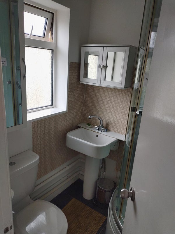 Room Charles Road in Bristol