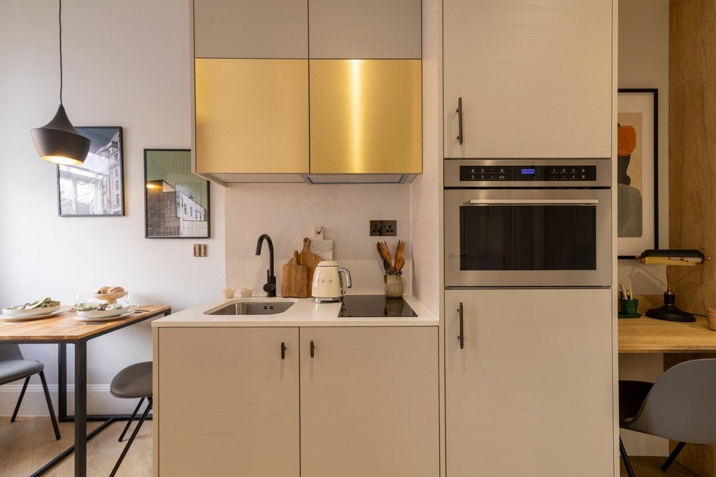 Flat Draycott Avenue in Greater London