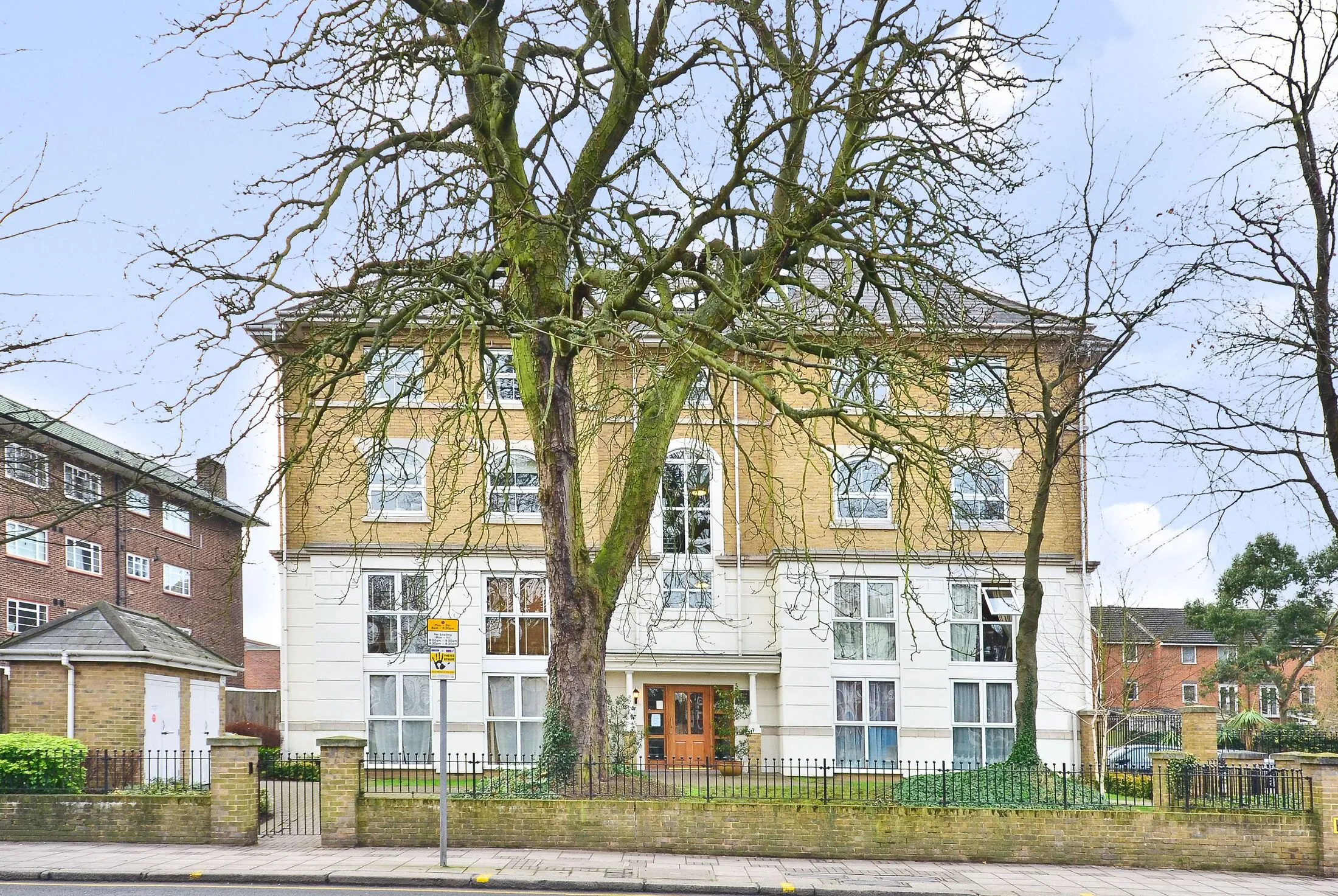 Flat Honeyman Close in Greater London