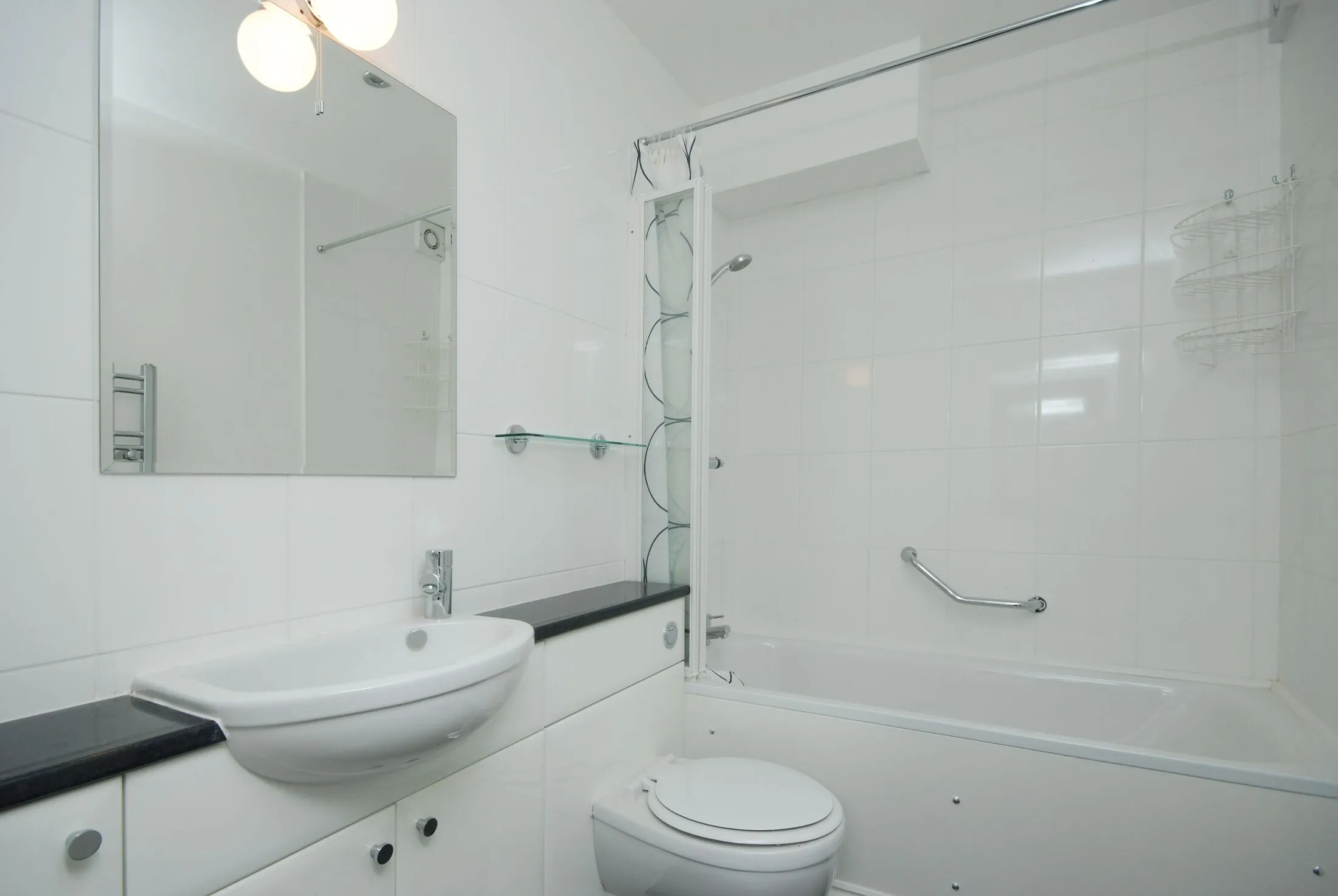 Flat Hackney Road in Greater London