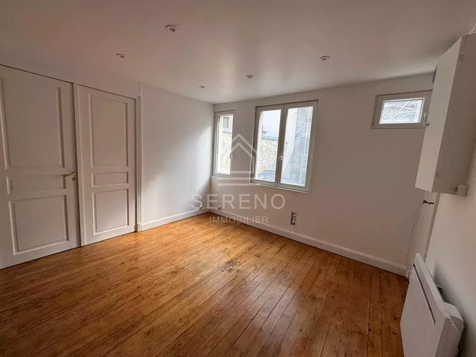 Flat Rue de la Folie-Méricourt in Paris