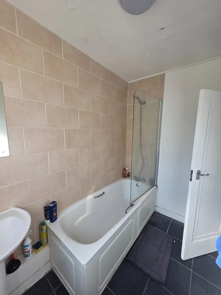 Room Richmond Road in Greater London