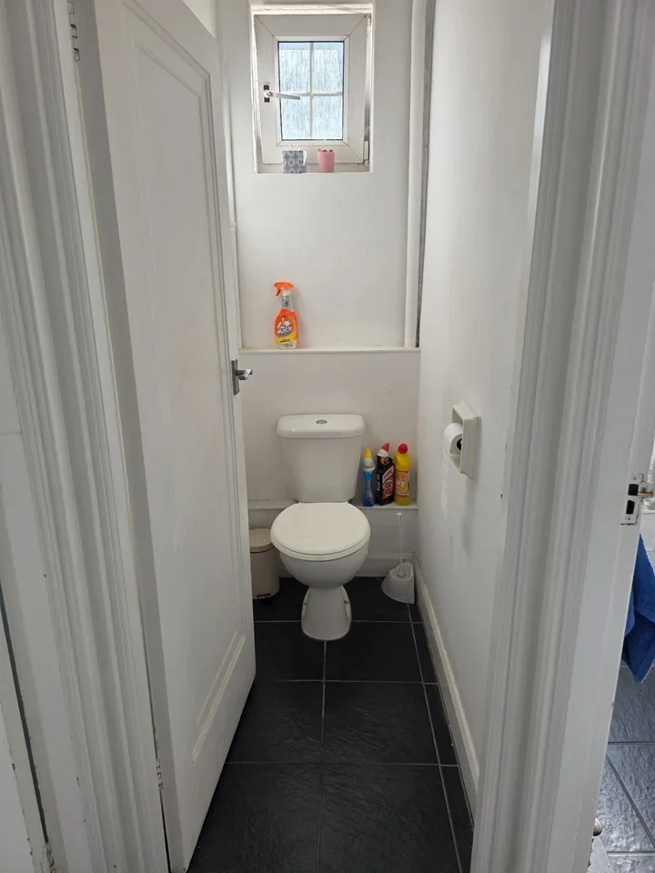 Room Richmond Road in Greater London