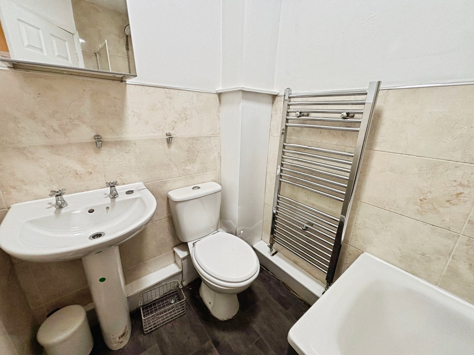 Flat Aldborough Close in Manchester