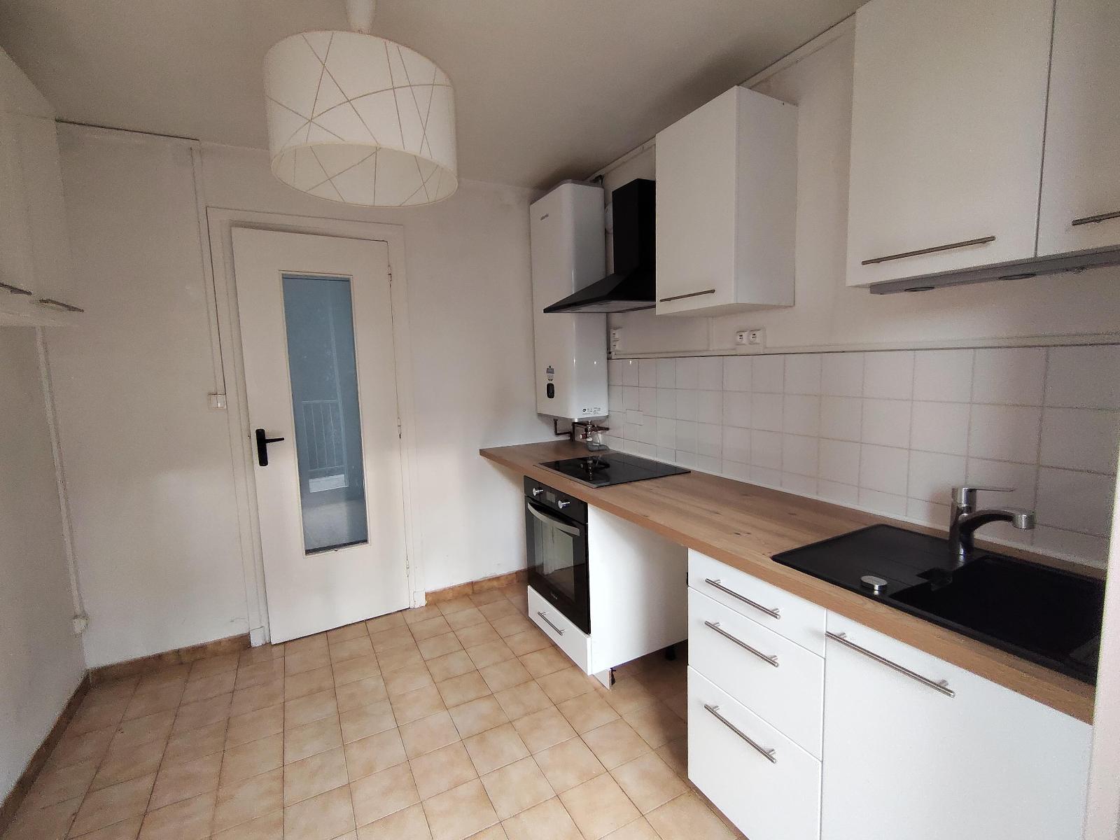 Flat Rue Germaine in Vénissieux