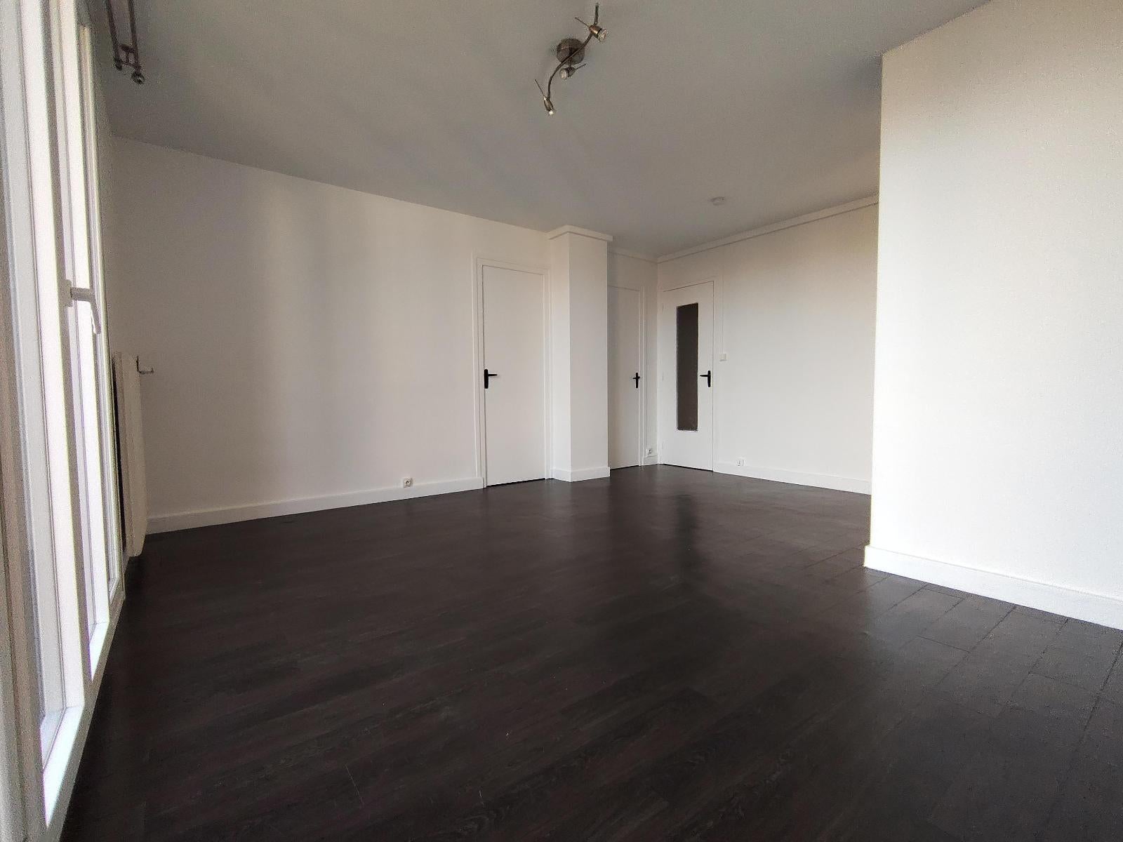 Flat Rue Germaine in Vénissieux