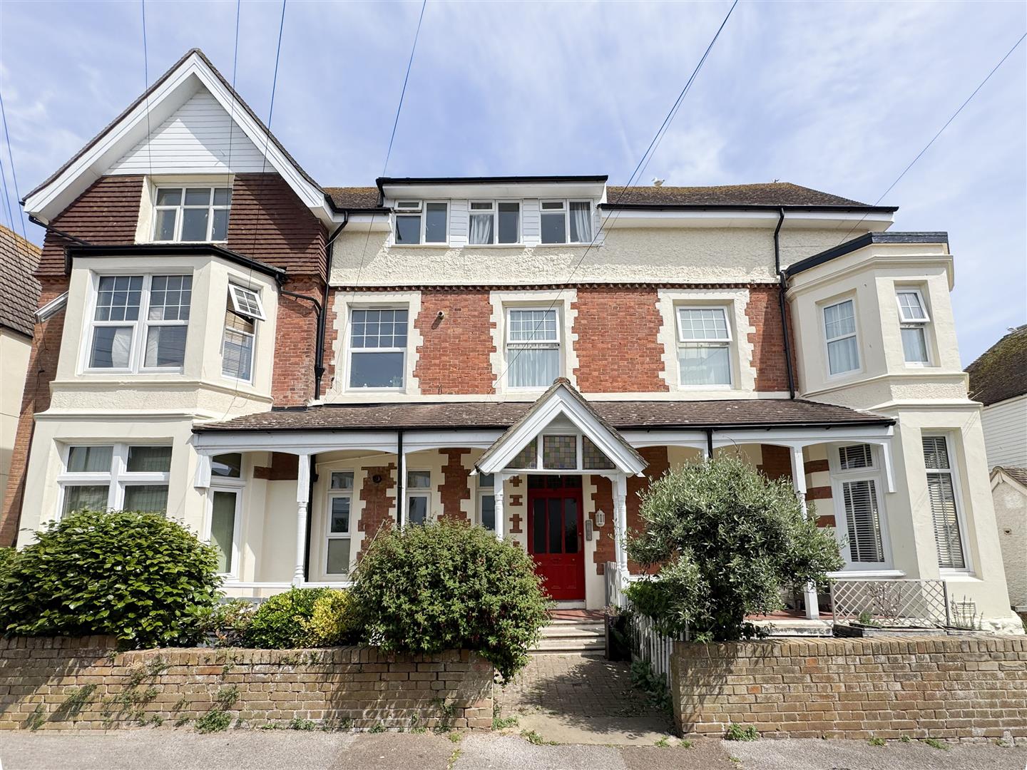 Flat Eversley Road in Rother