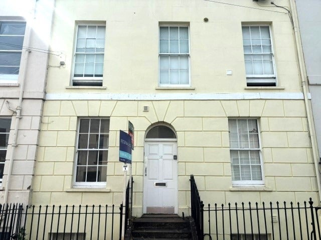 Flat Grosvenor Street in Cheltenham