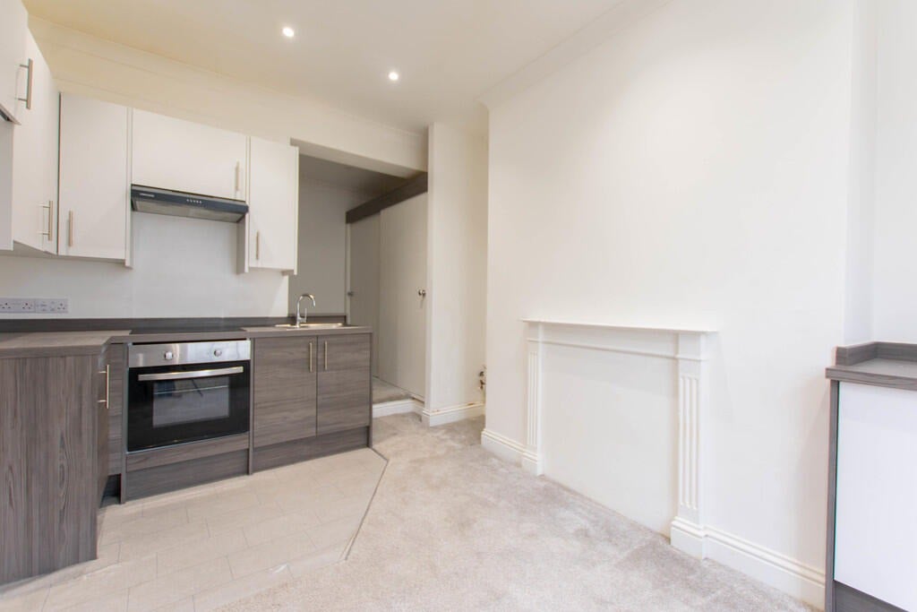 Flat Grosvenor Street in Cheltenham