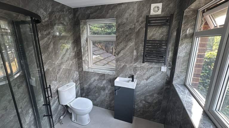 Flat Ashburnham Road in Greater London