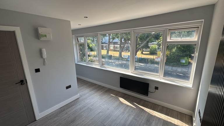 Flat Ashburnham Road in Greater London