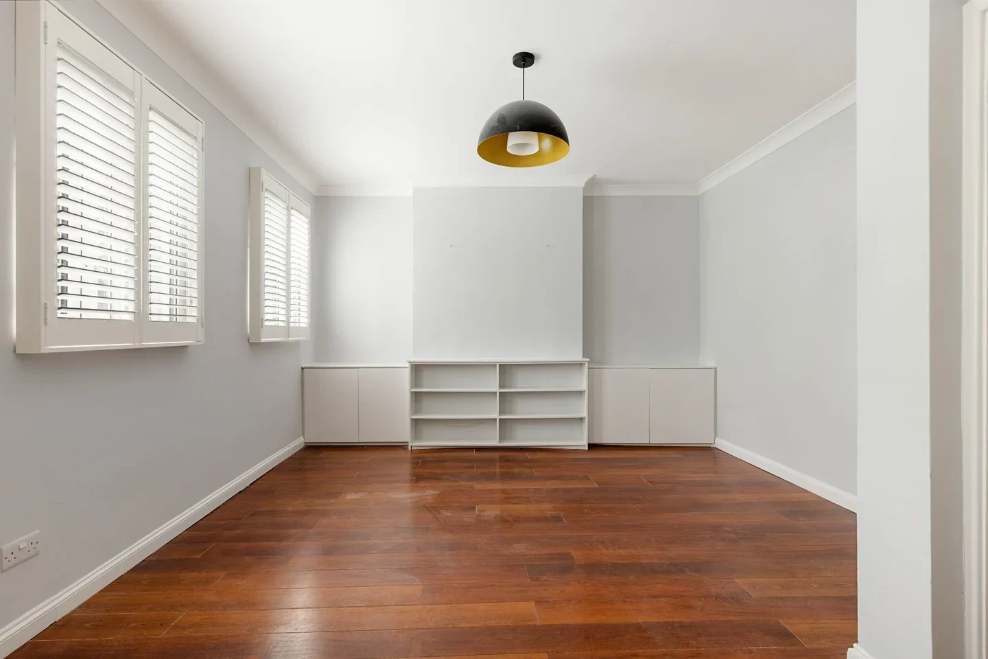Flat Battersea Park Road in Greater London