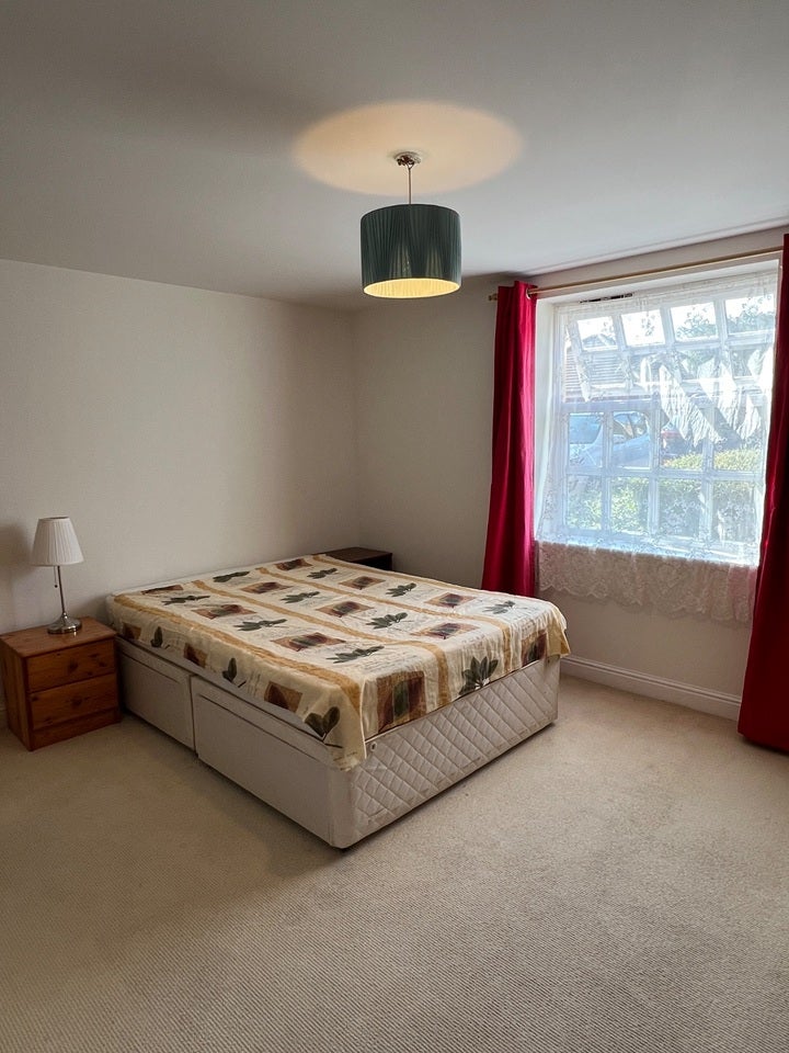 Flat John Repton Gardens in Bristol