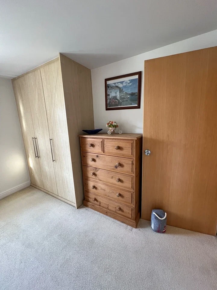 Flat John Repton Gardens in Bristol