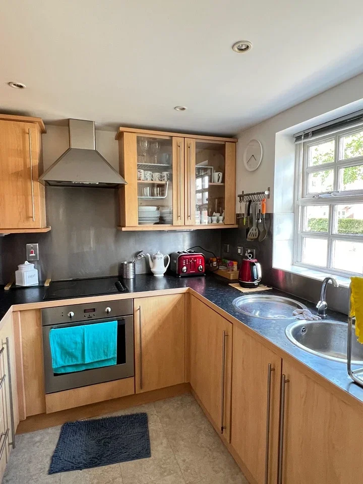 Flat John Repton Gardens in Bristol