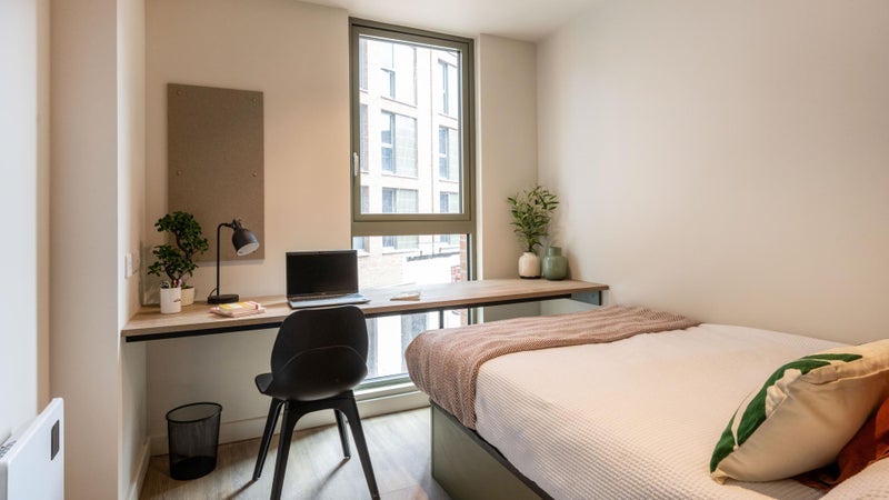 Room Alfreton Road in Nottingham