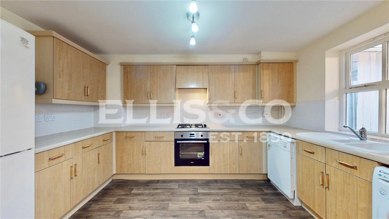 Room Chamberlayne Avenue in Greater London