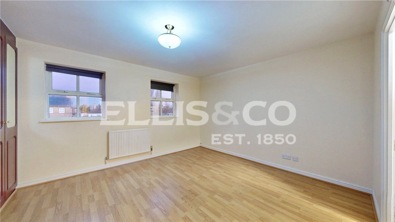 Room Chamberlayne Avenue in Greater London