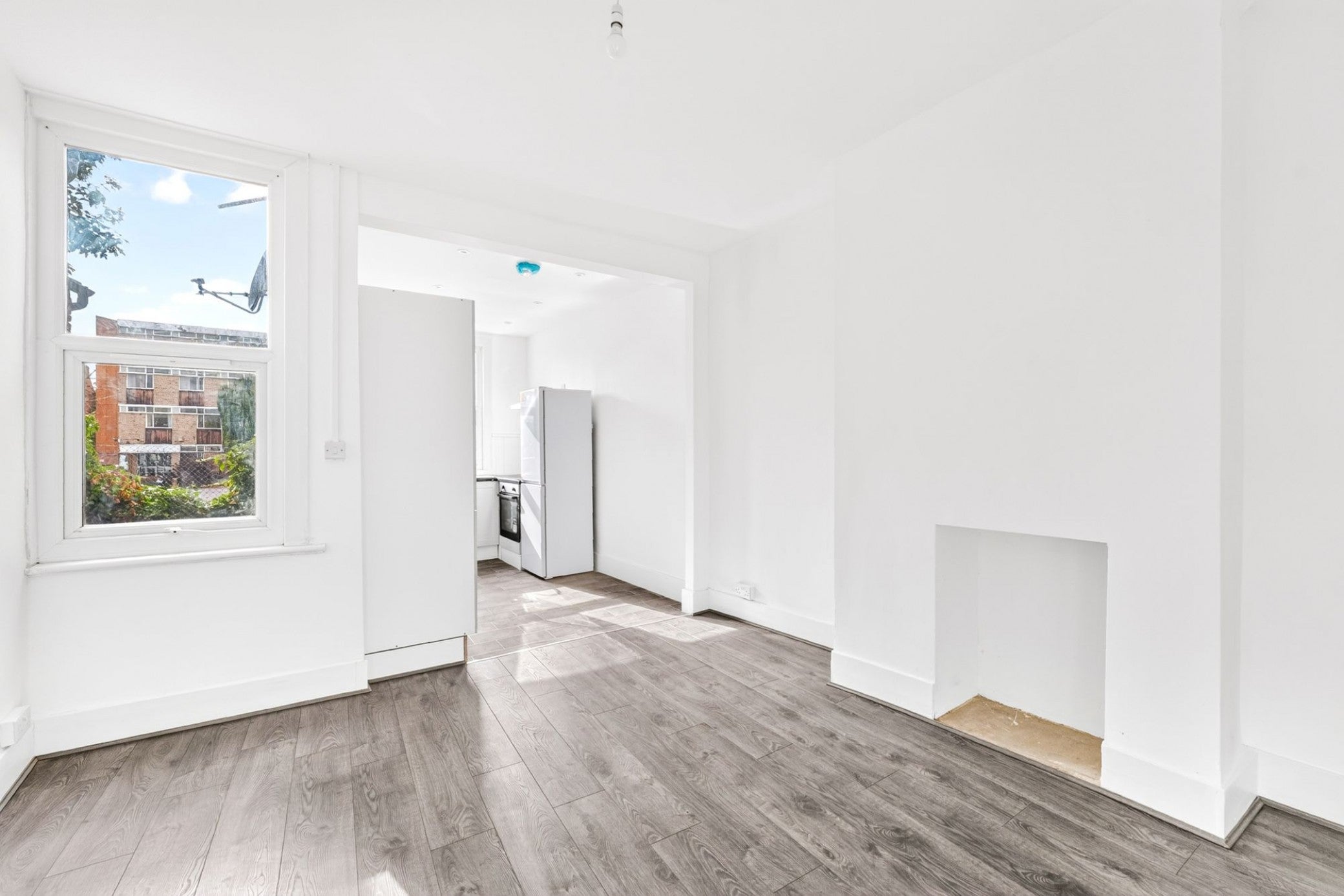Flat Pretoria Road in Greater London
