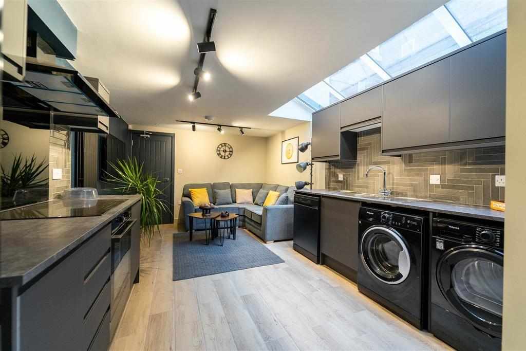 Flat Heeley Road in Birmingham