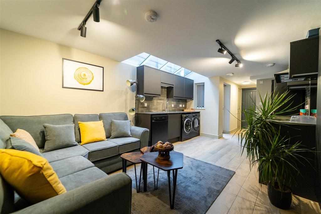 Flat Heeley Road in Birmingham