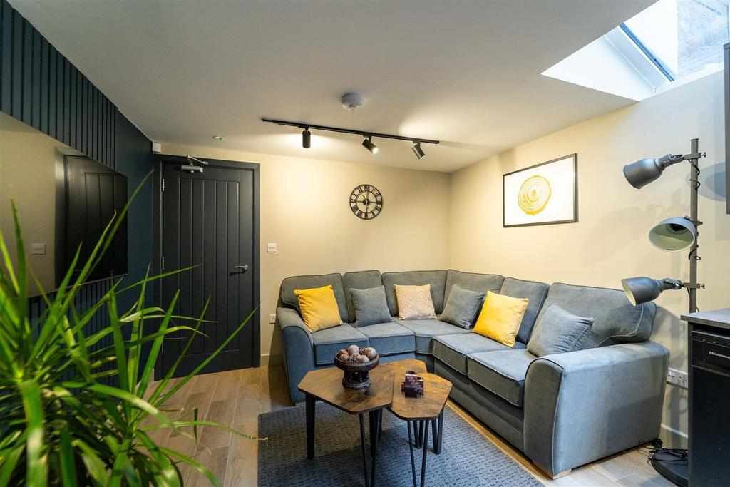 Flat Heeley Road in Birmingham
