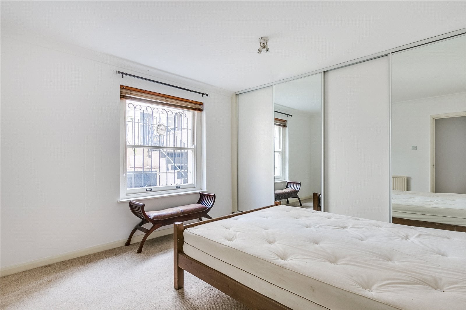 Flat Monmouth Road in City of Westminster