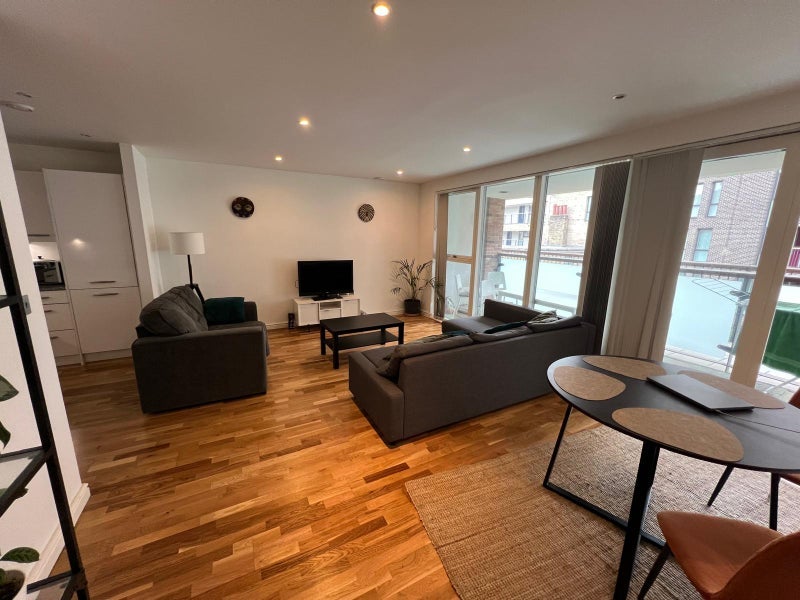 Room Godfrey Place in Greater London