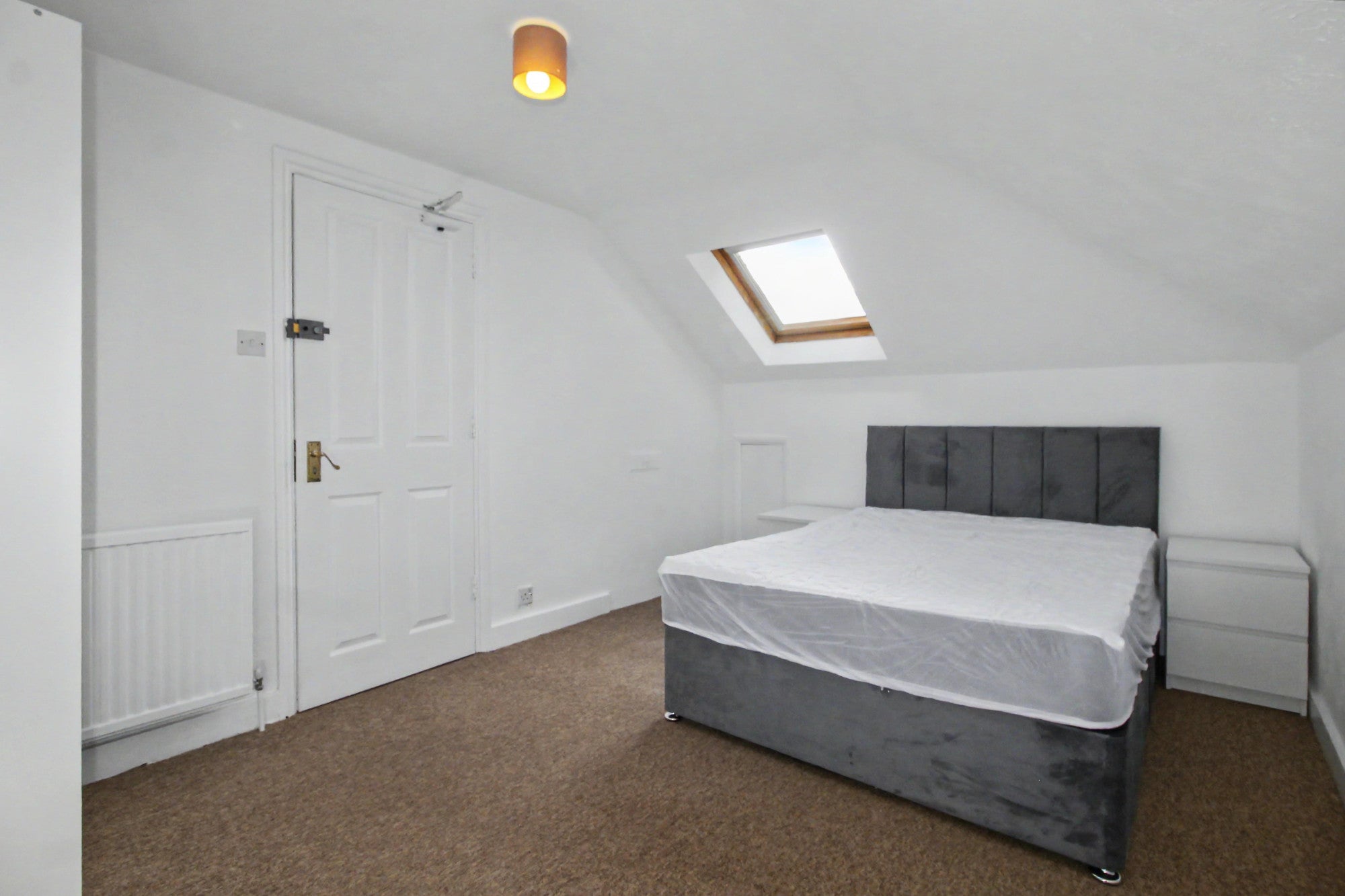 Room Alexandra Road in Rushmoor