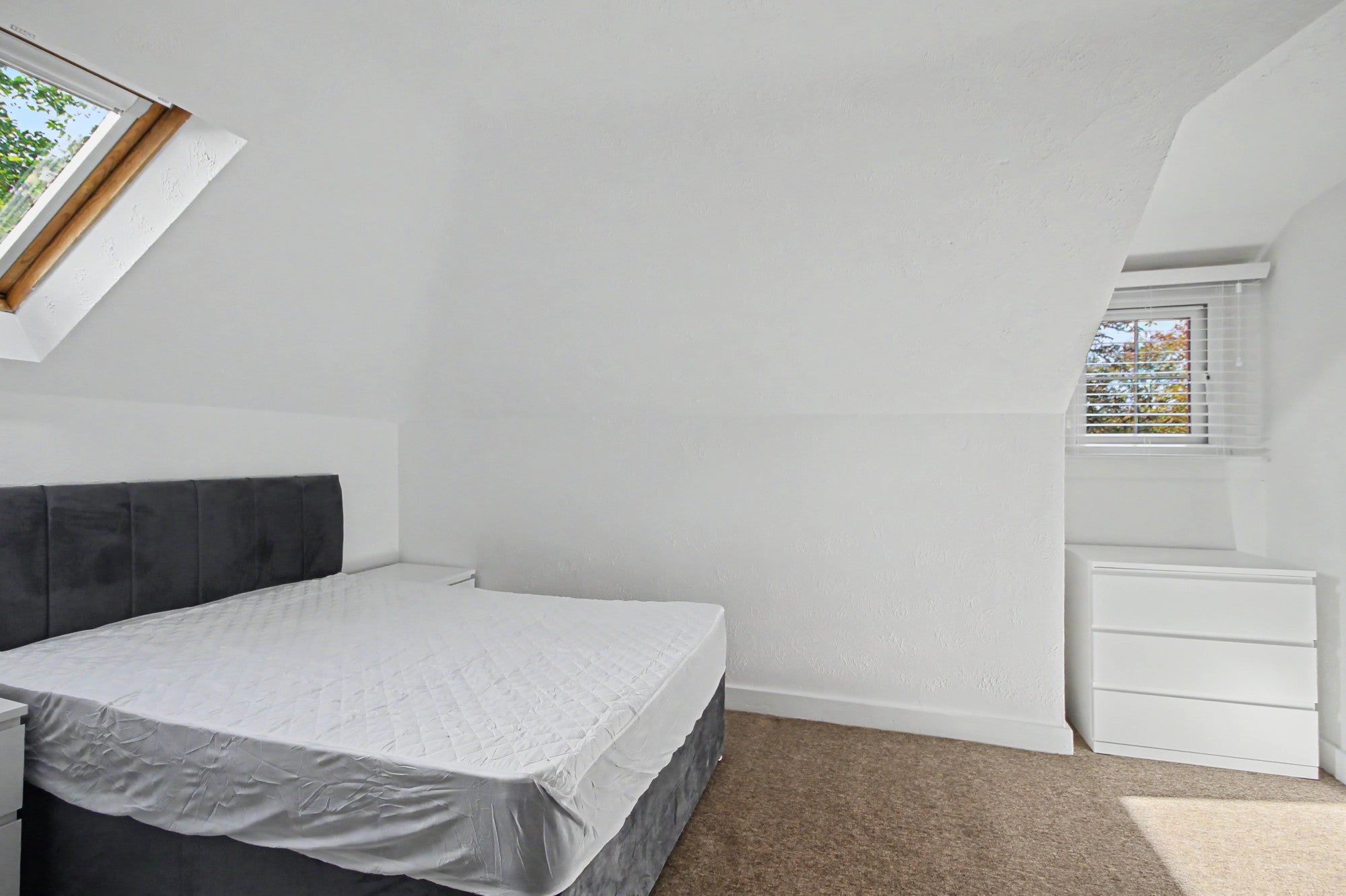 Room Alexandra Road in Rushmoor