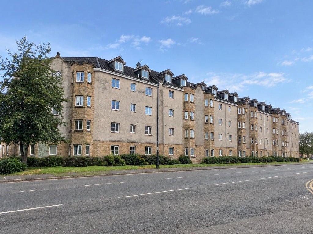 Flat Rutherglen Bridge in Glasgow