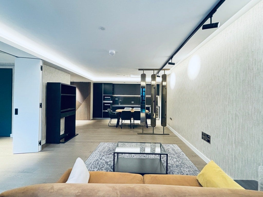 Flat Parker Street in Greater London