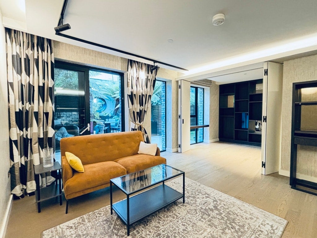 Flat Parker Street in Greater London