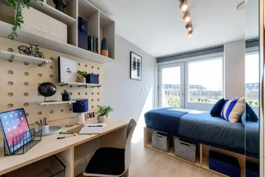 Flat Stour Road in Greater London