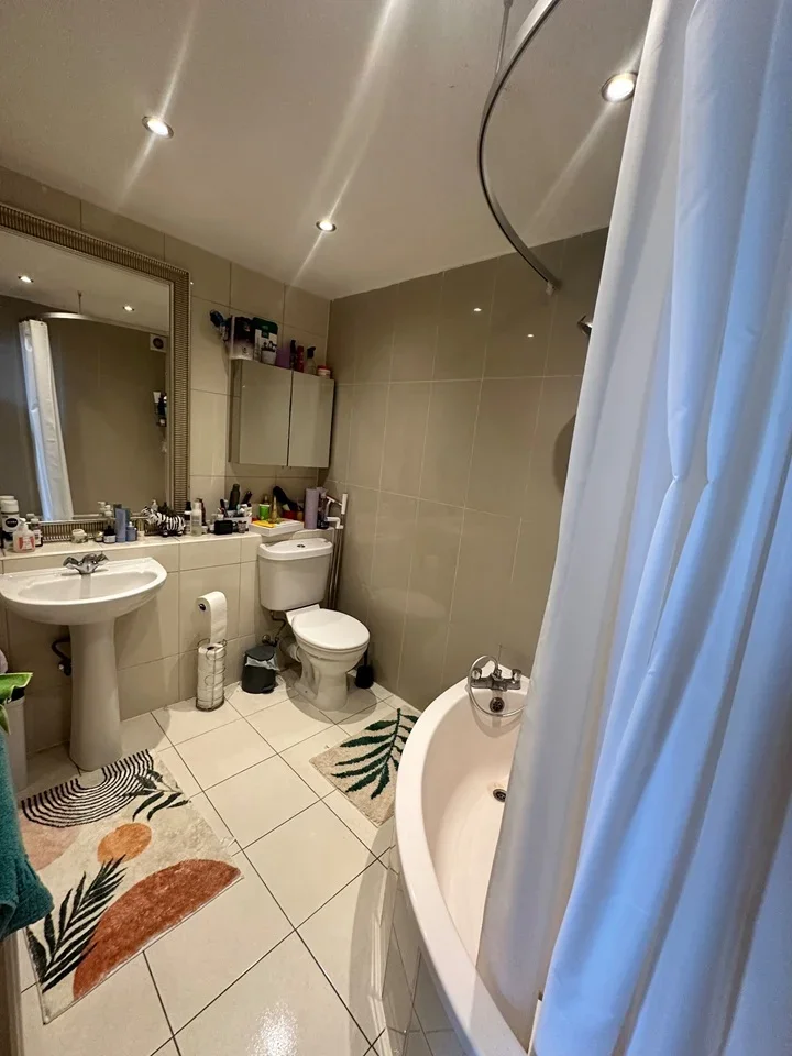 Room Pentonville Road in Greater London