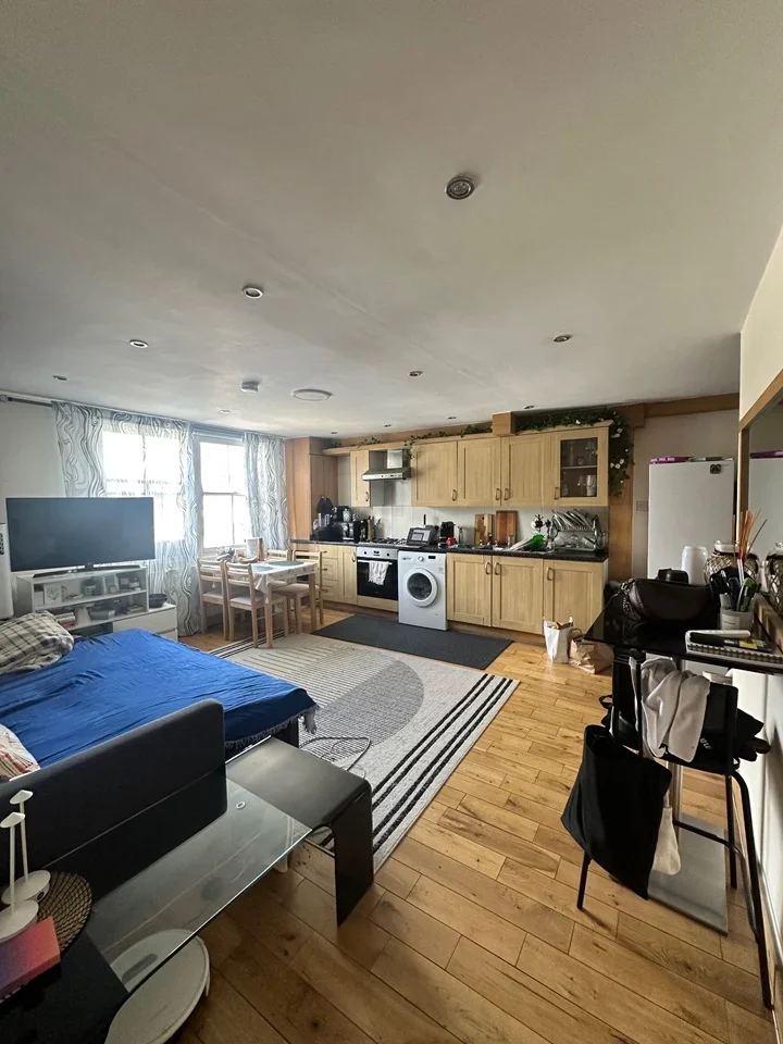 Room Pentonville Road in Greater London