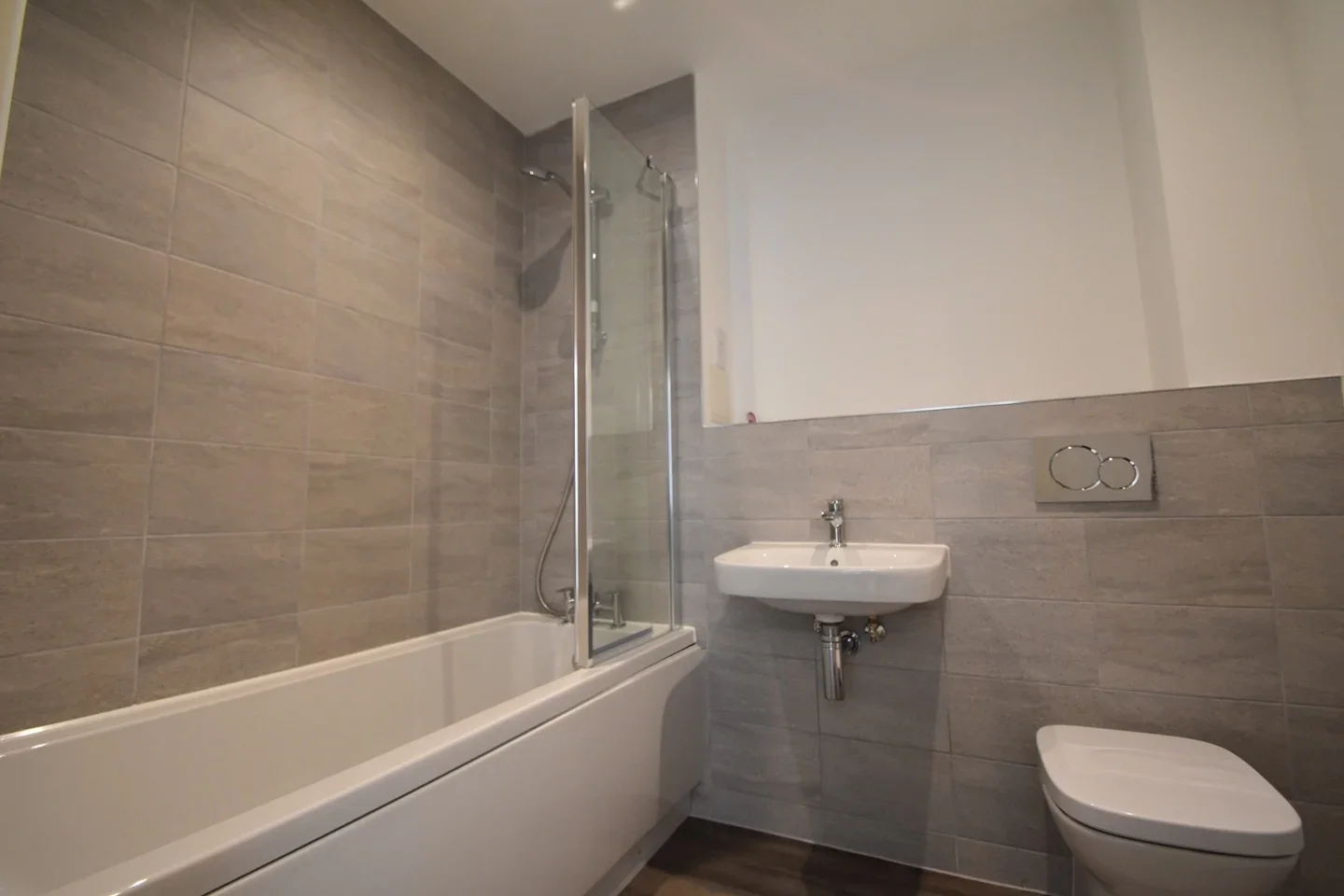 Flat Marketfield Way in Reigate and Banstead