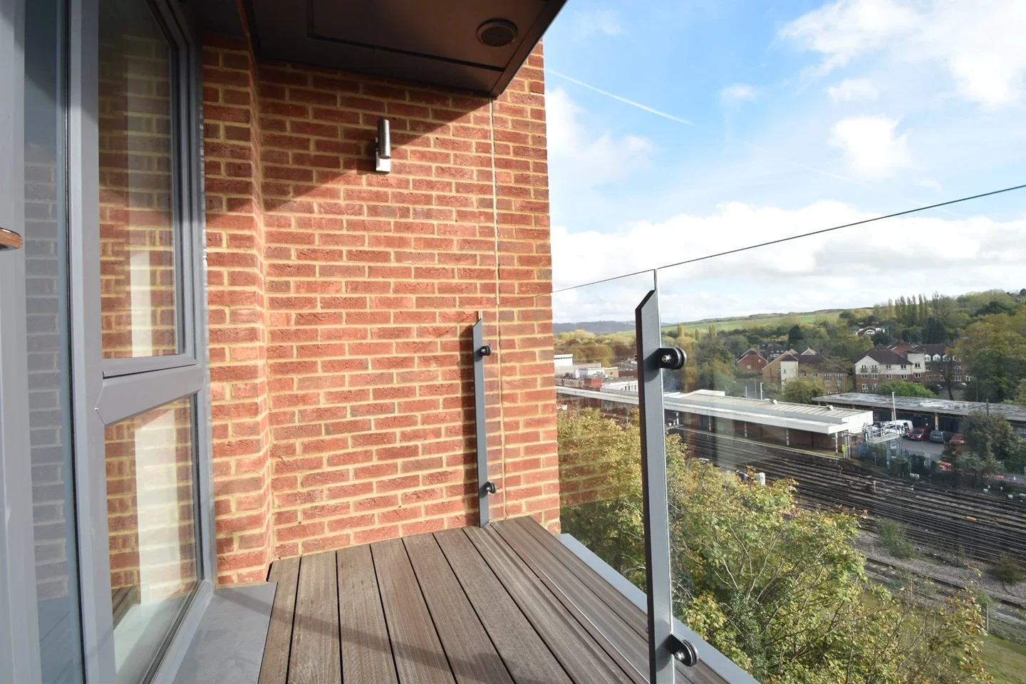 Flat Marketfield Way in Reigate and Banstead