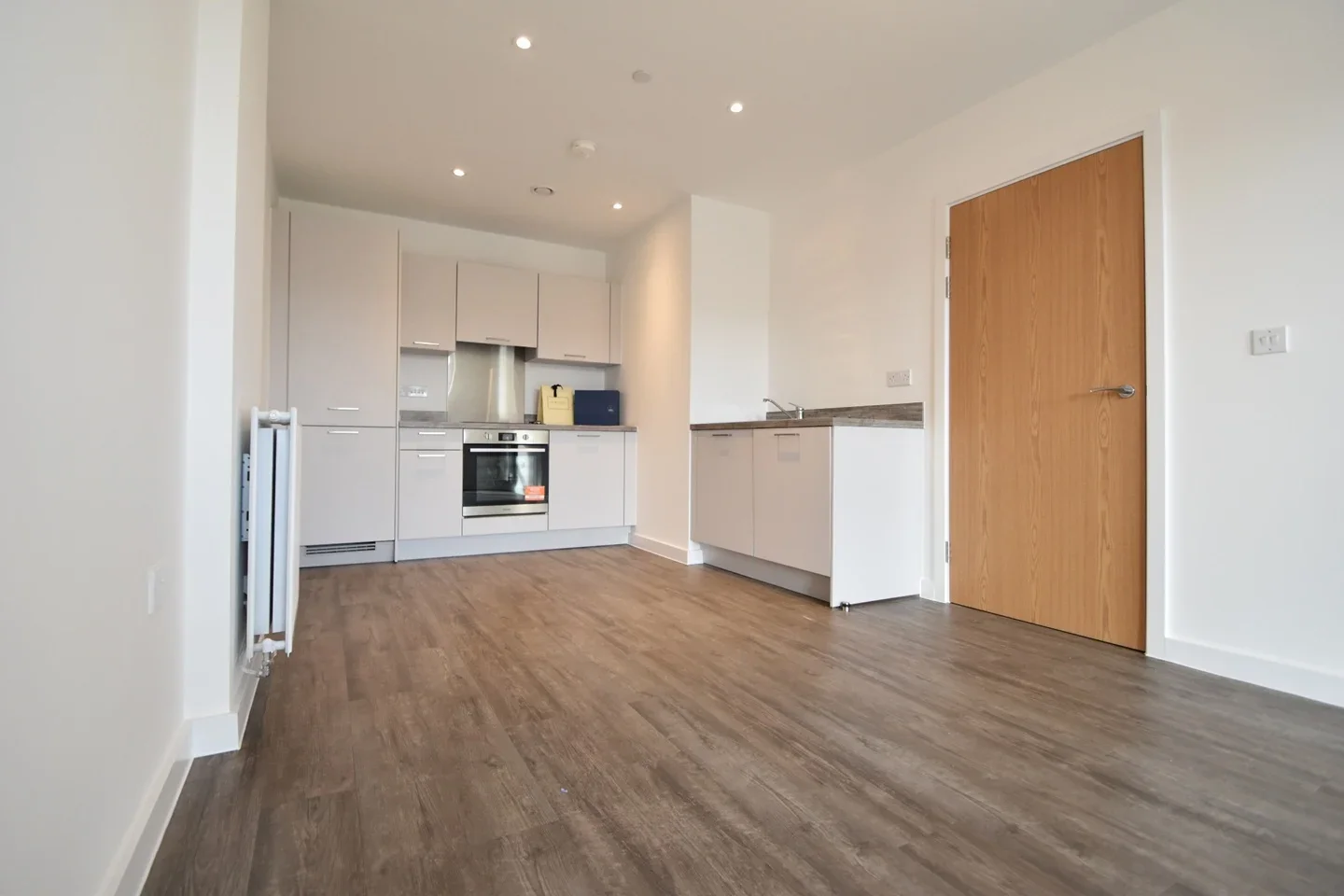 Flat Marketfield Way in Reigate and Banstead