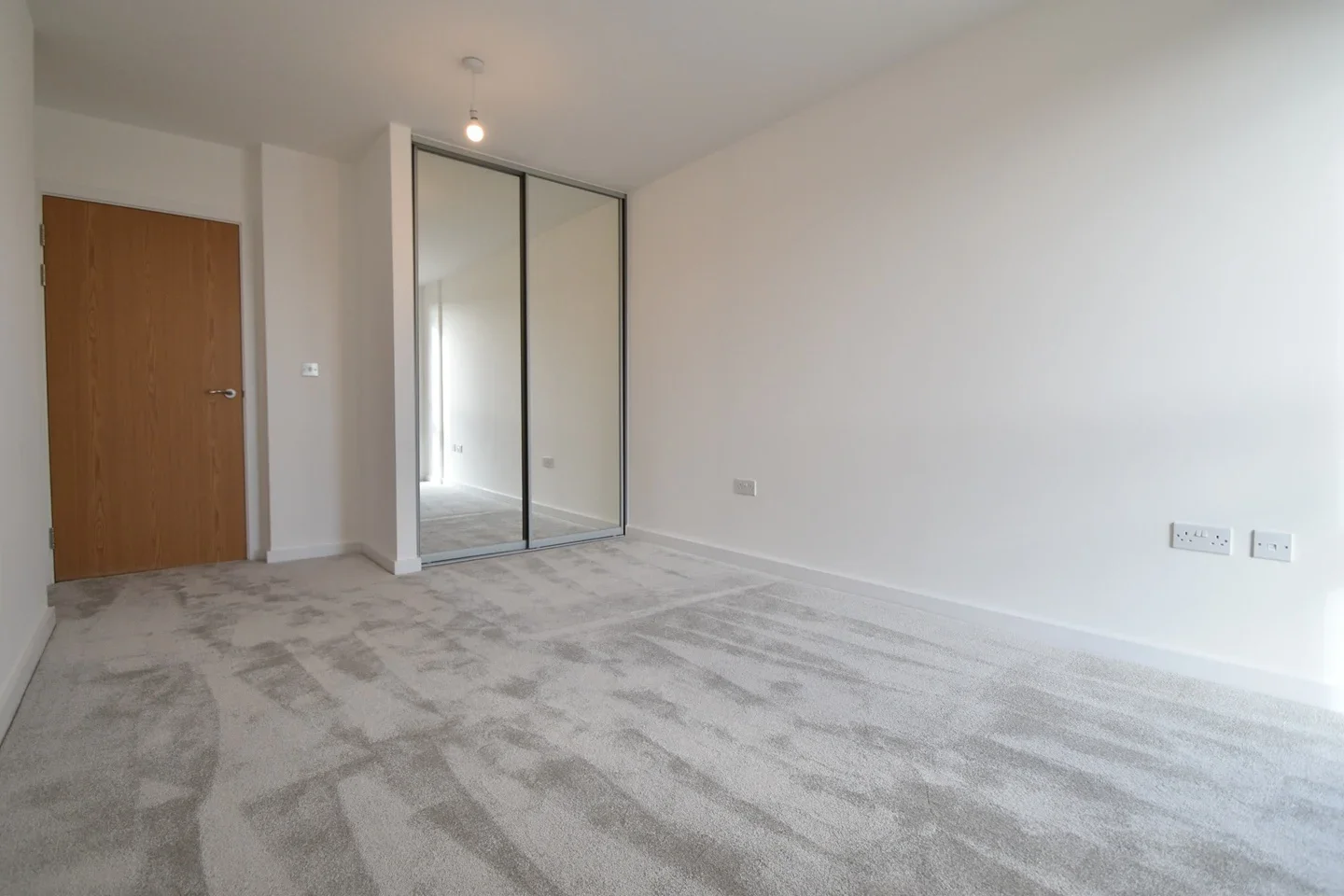 Flat Marketfield Way in Reigate and Banstead