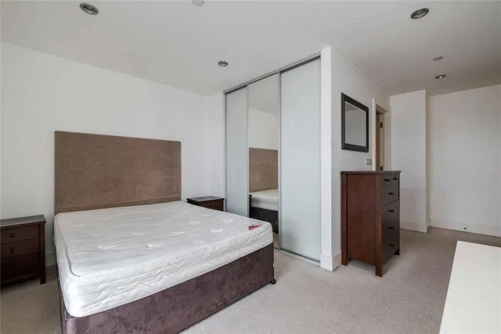 Room Baffin Way in Greater London