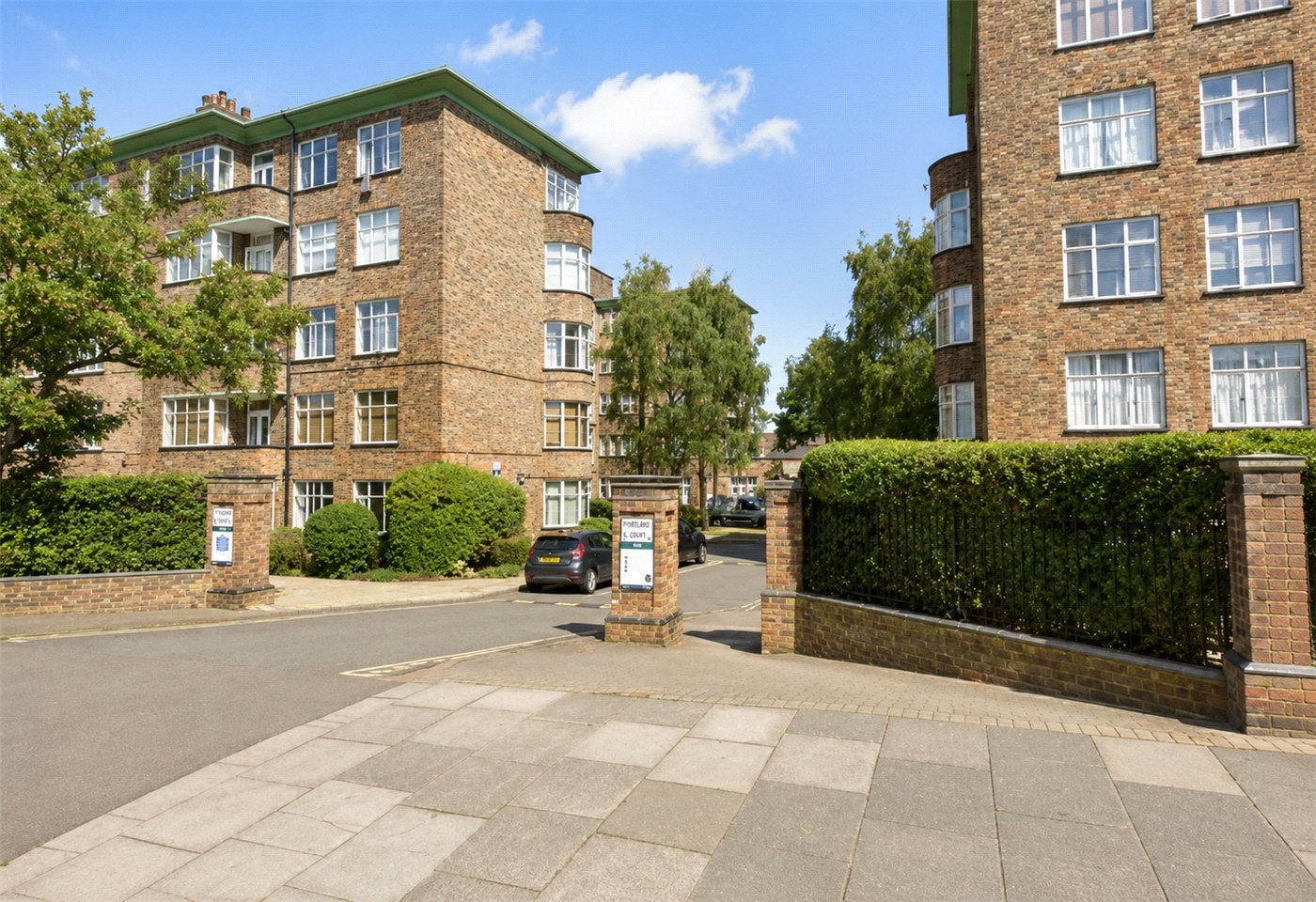 Flat The Lawns in Greater London