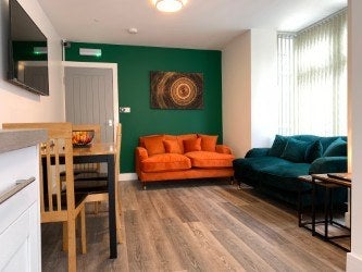 Room Ainslie Street in Grimsby