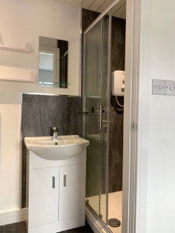 Room Ainslie Street in Grimsby