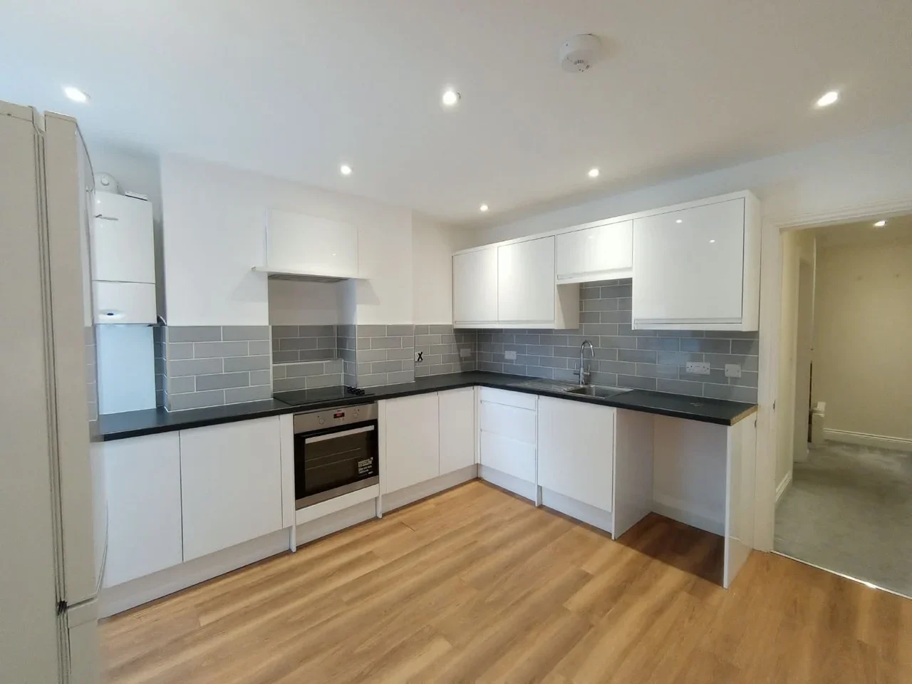 Flat Balham High Road in Greater London