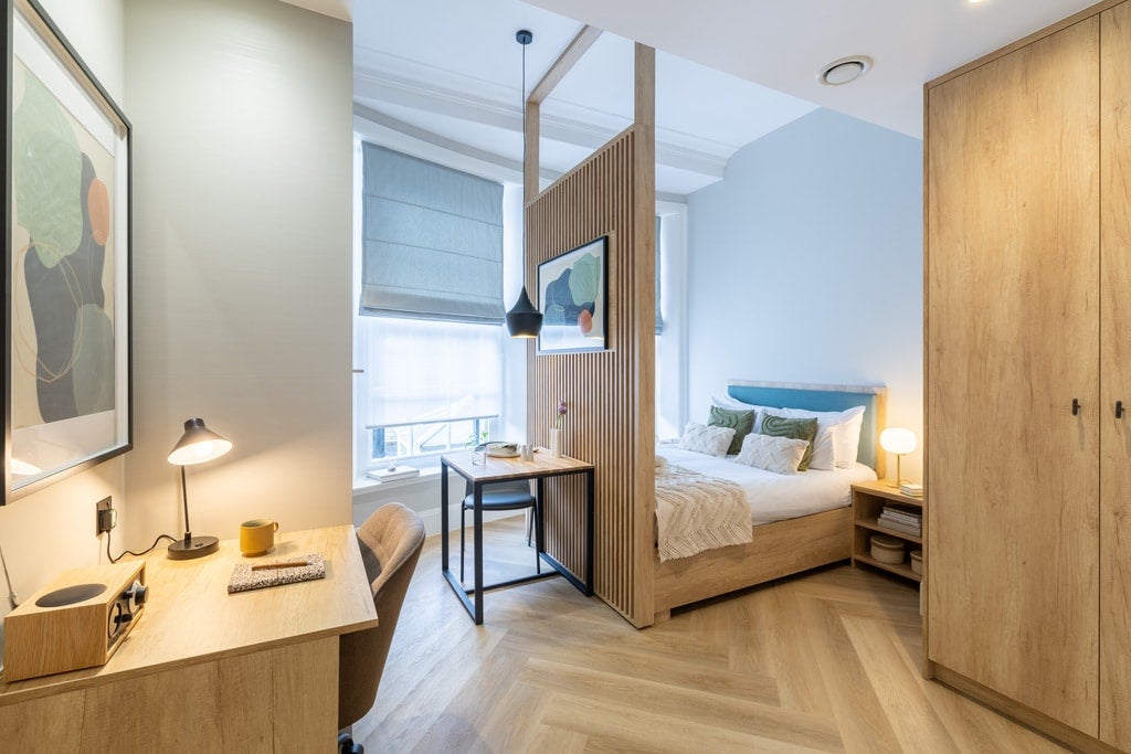 Flat Draycott Avenue in Greater London