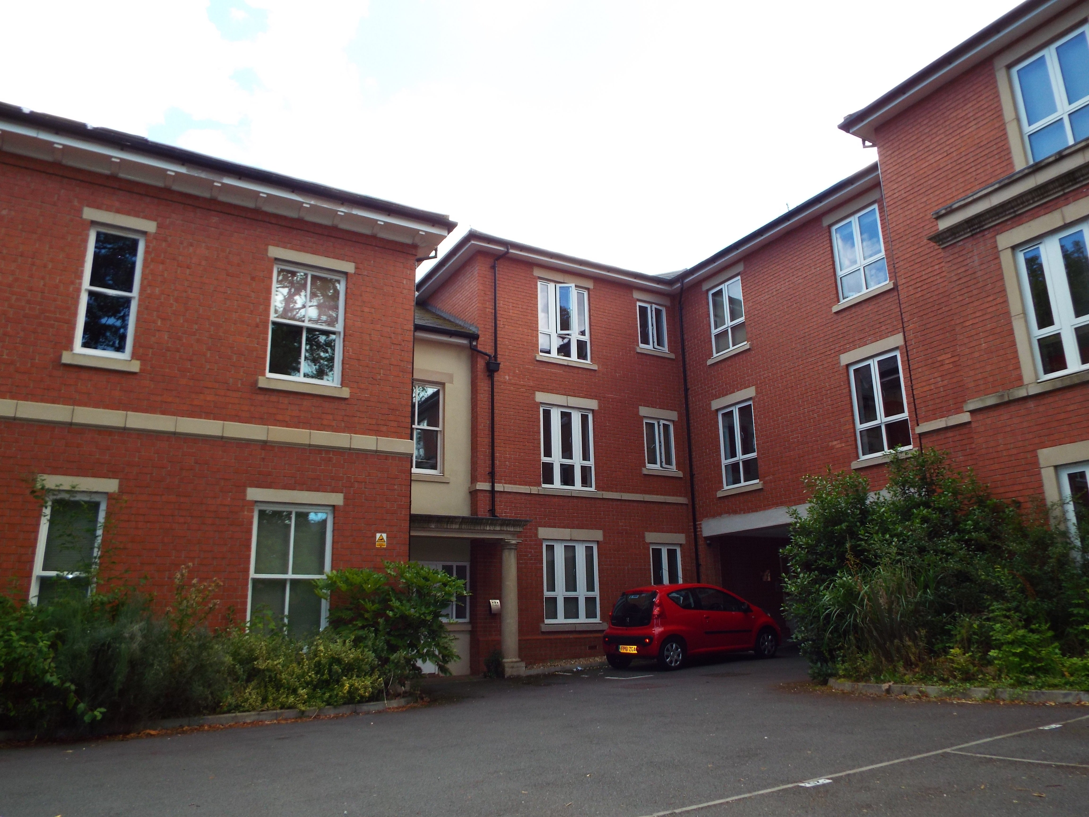 Flat Ashbourne Road in Derby