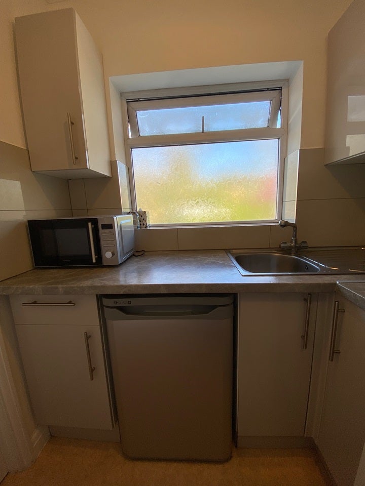 Flat Milford Gardens in Greater London