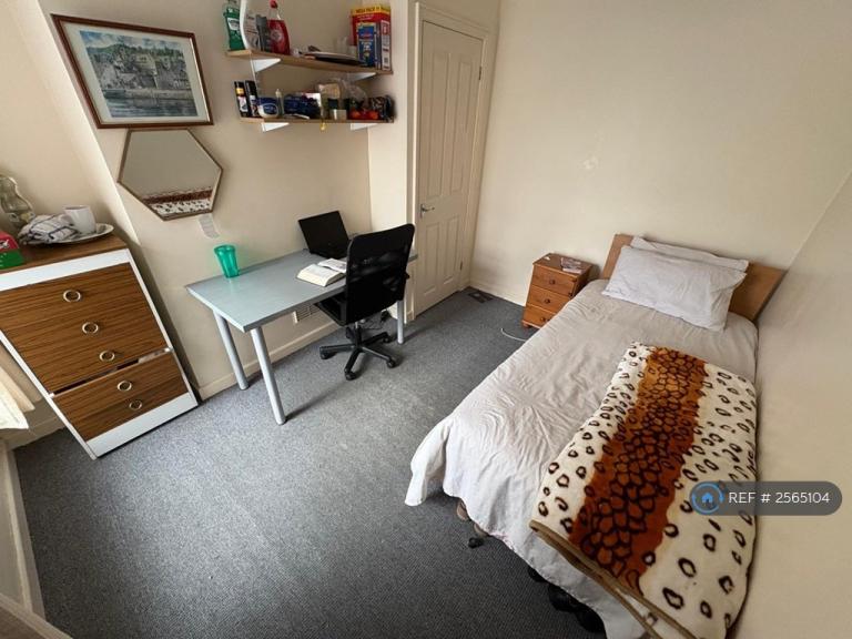 Room Rodney Street in Swansea